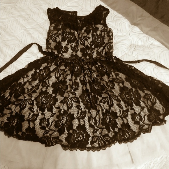 Dress - Picture 5 of 8